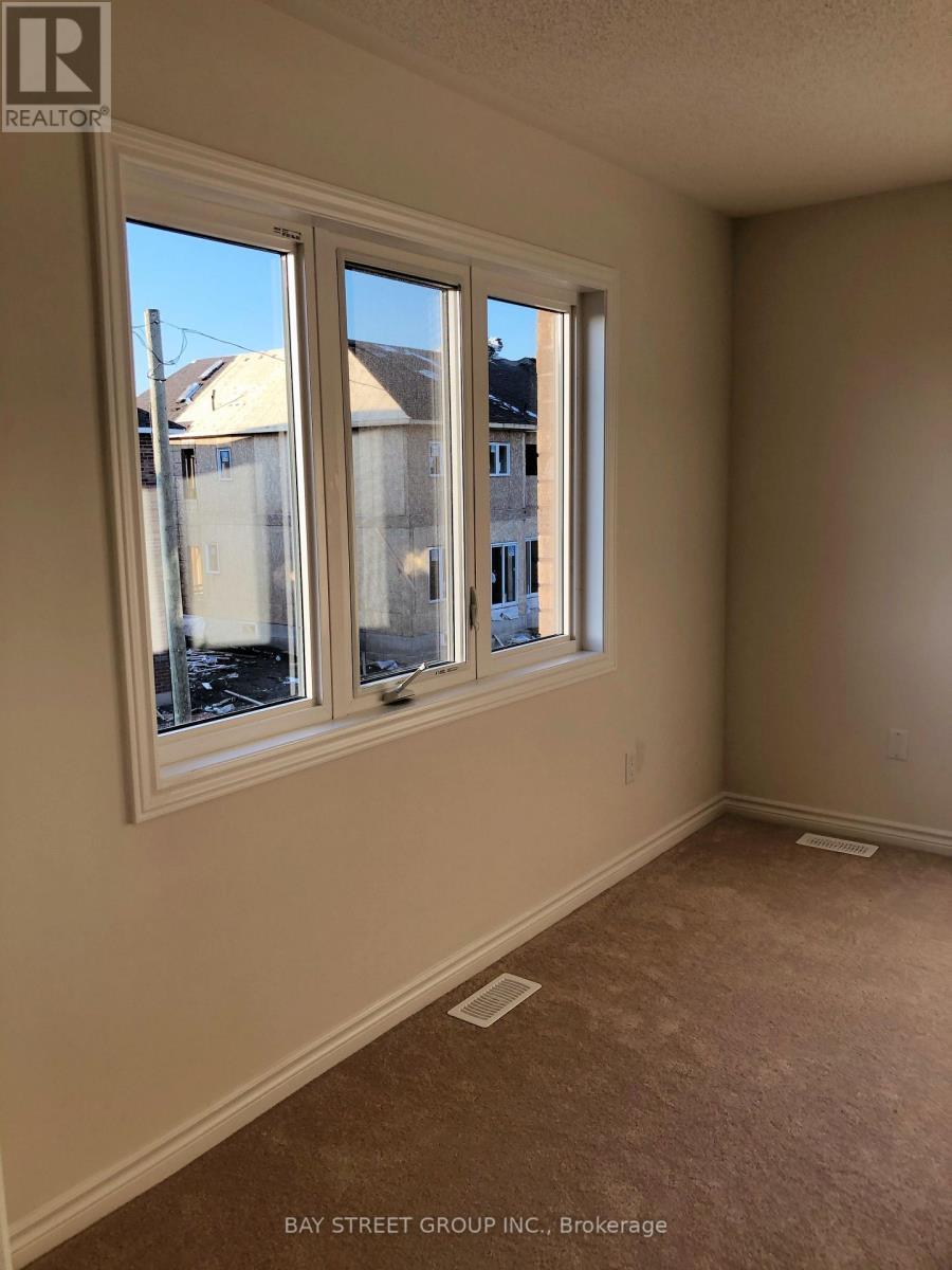 27 Palace Street, Thorold, ON - Indoor Photo Showing Other Room