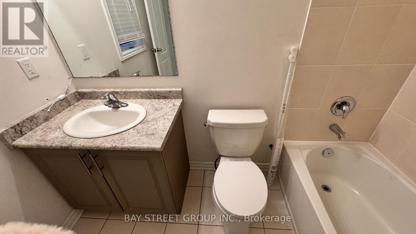 27 Palace Street, Thorold, ON - Indoor Photo Showing Bathroom