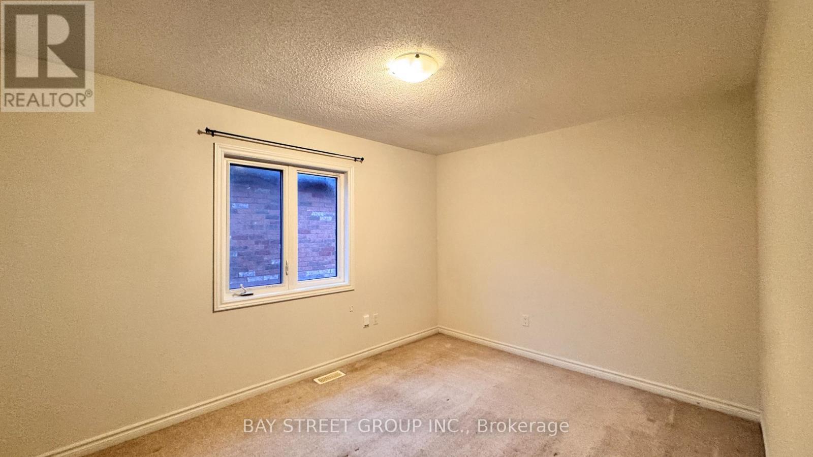 27 Palace Street, Thorold, ON - Indoor Photo Showing Other Room