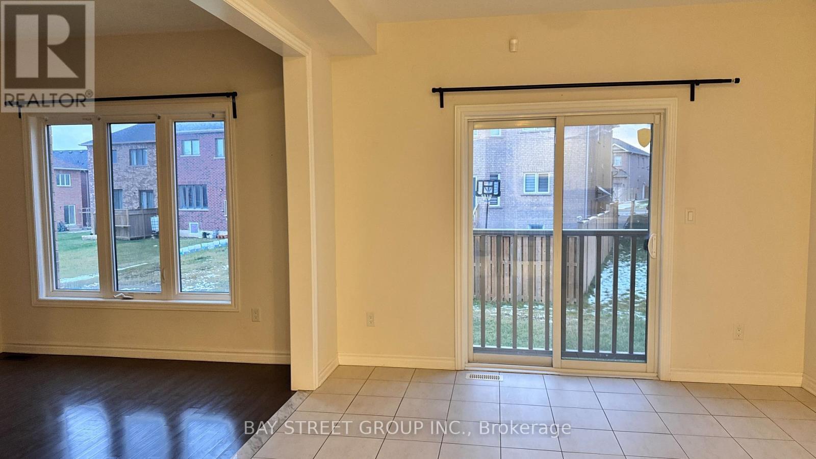 27 Palace Street, Thorold, ON - Indoor Photo Showing Other Room