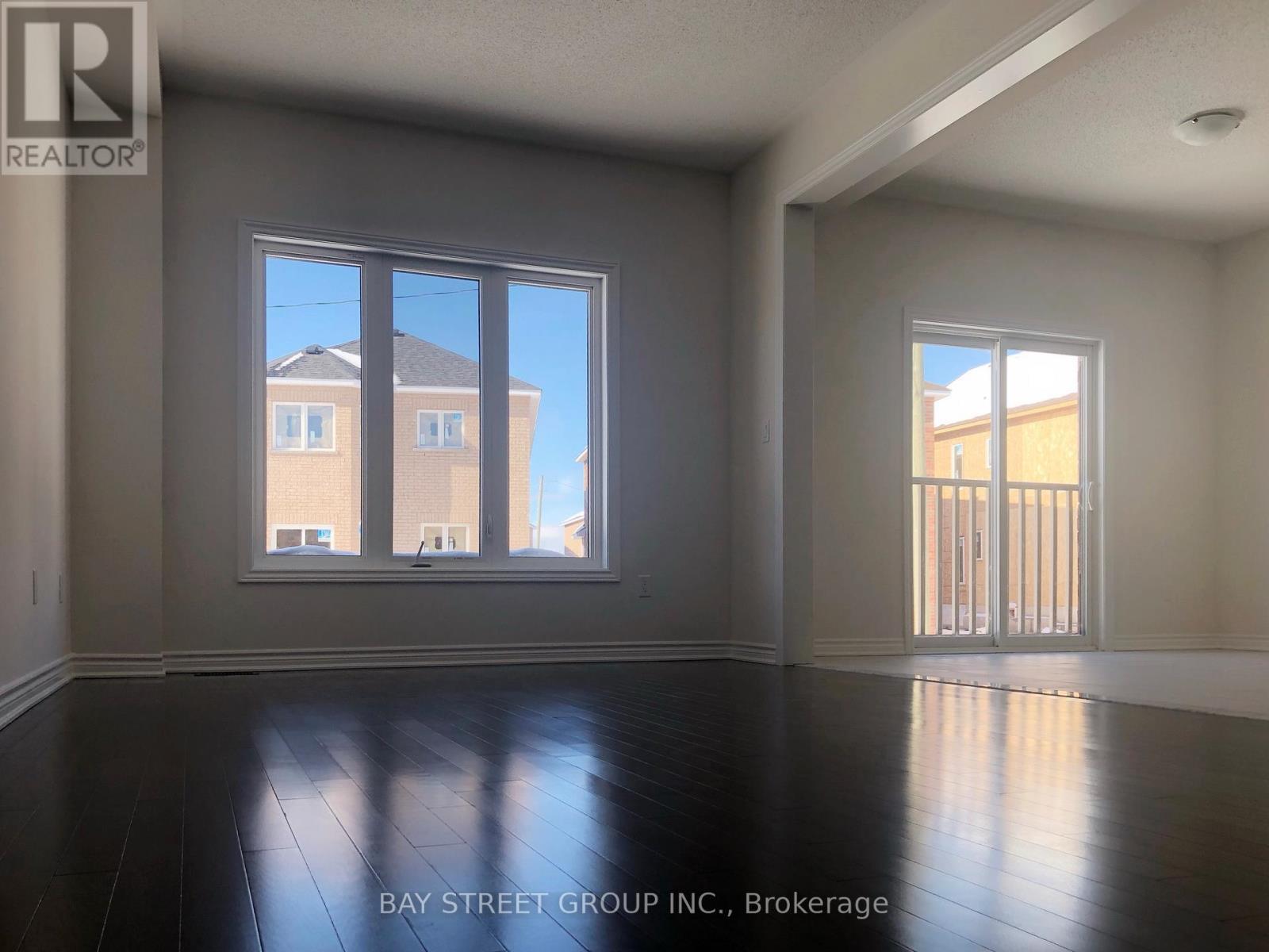 27 Palace Street, Thorold, ON - Indoor Photo Showing Other Room