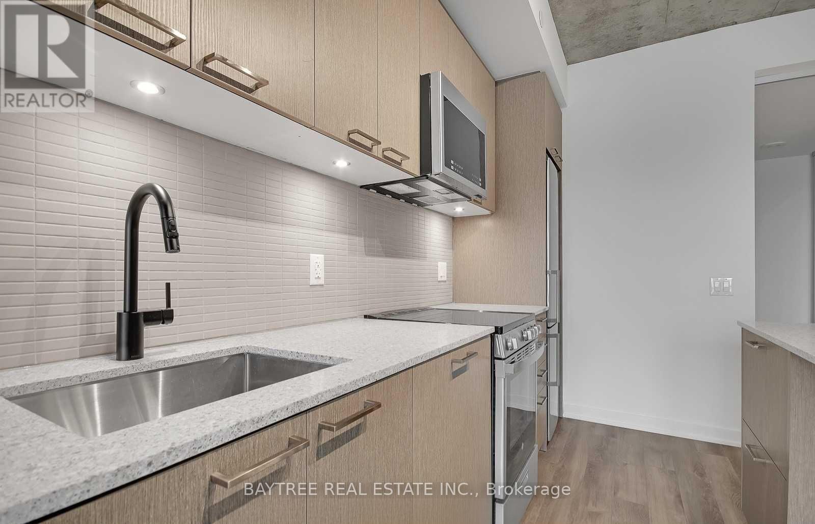 316 - 1808 St Clair Avenue W, Toronto, ON - Indoor Photo Showing Kitchen