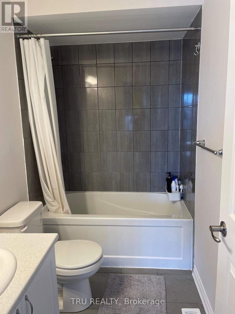 31 Zoisite Private, Ottawa, ON - Indoor Photo Showing Bathroom