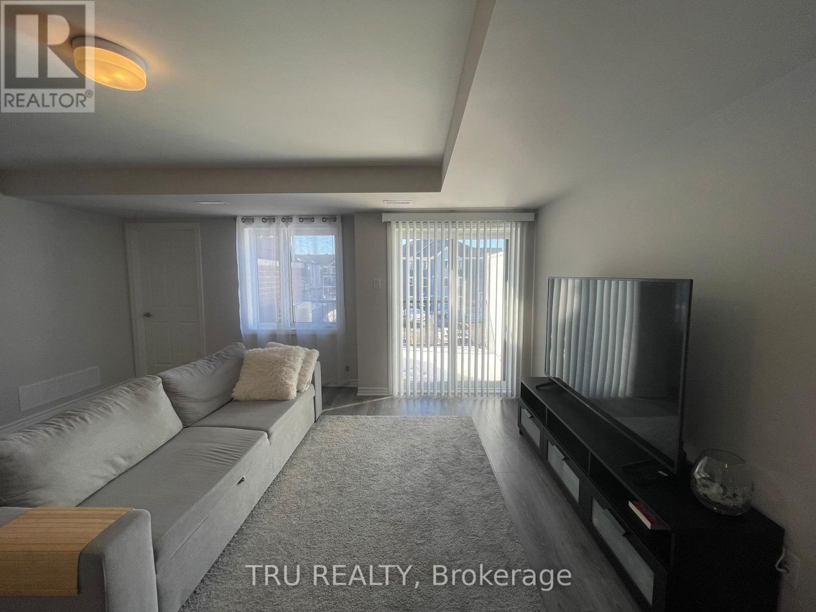 31 Zoisite Private, Ottawa, ON - Indoor