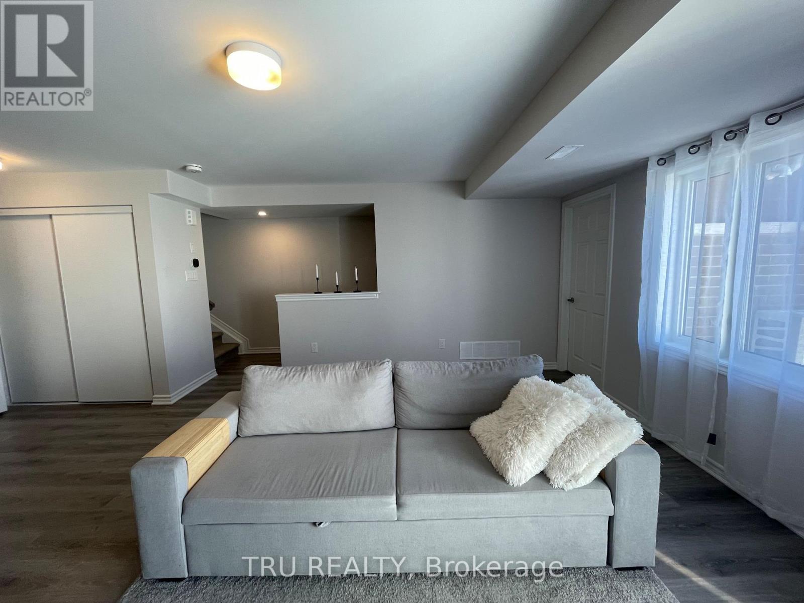 31 Zoisite Private, Ottawa, ON - Indoor