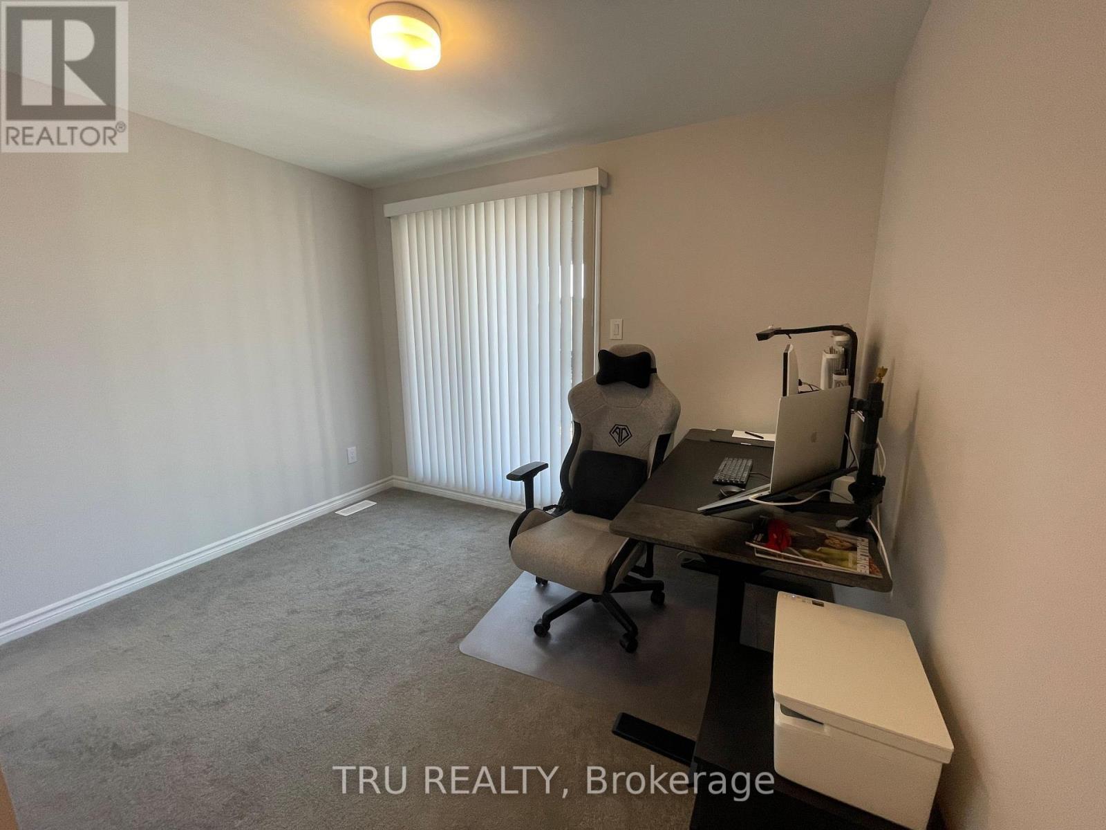 31 Zoisite Private, Ottawa, ON - Indoor Photo Showing Office