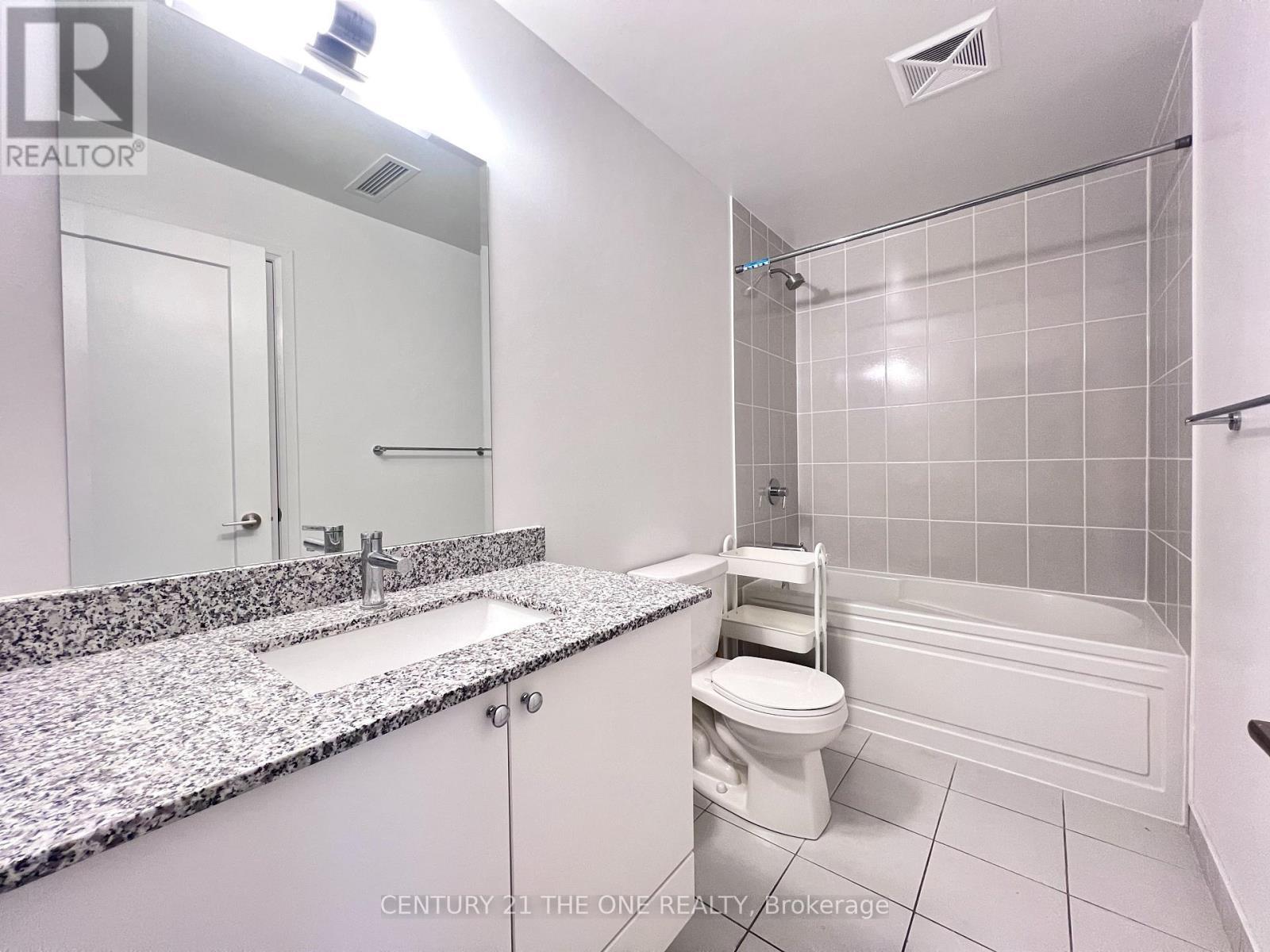 2nd Bathroom - 419 - 3220 Sheppard Avenue E, Toronto, ON - Indoor Photo Showing Bathroom