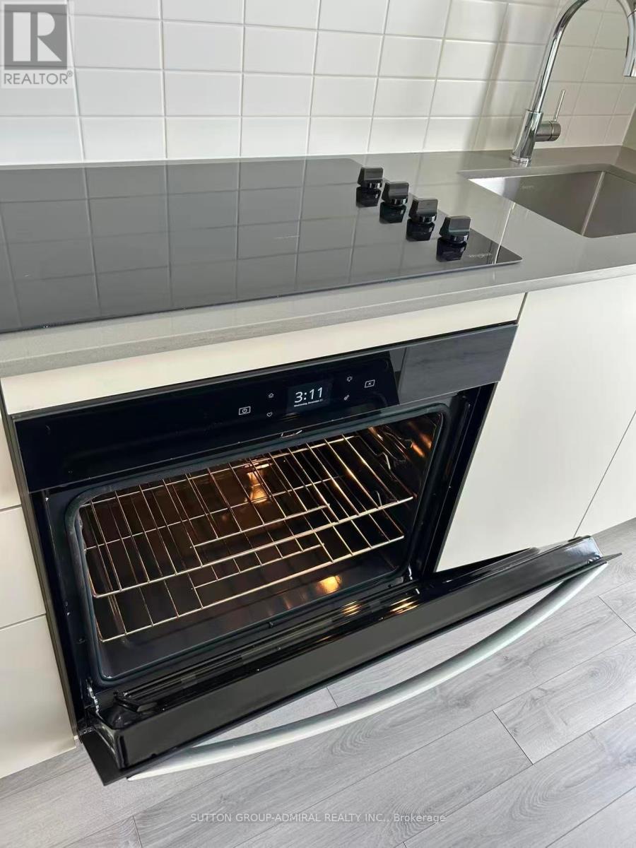 1204 - 3071 Trafalgar Road, Oakville, ON - Indoor Photo Showing Kitchen