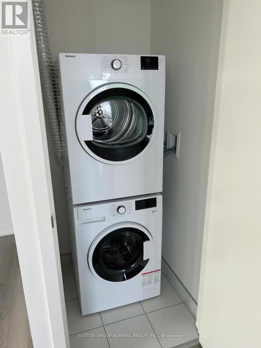 1204 - 3071 Trafalgar Road, Oakville, ON - Indoor Photo Showing Laundry Room