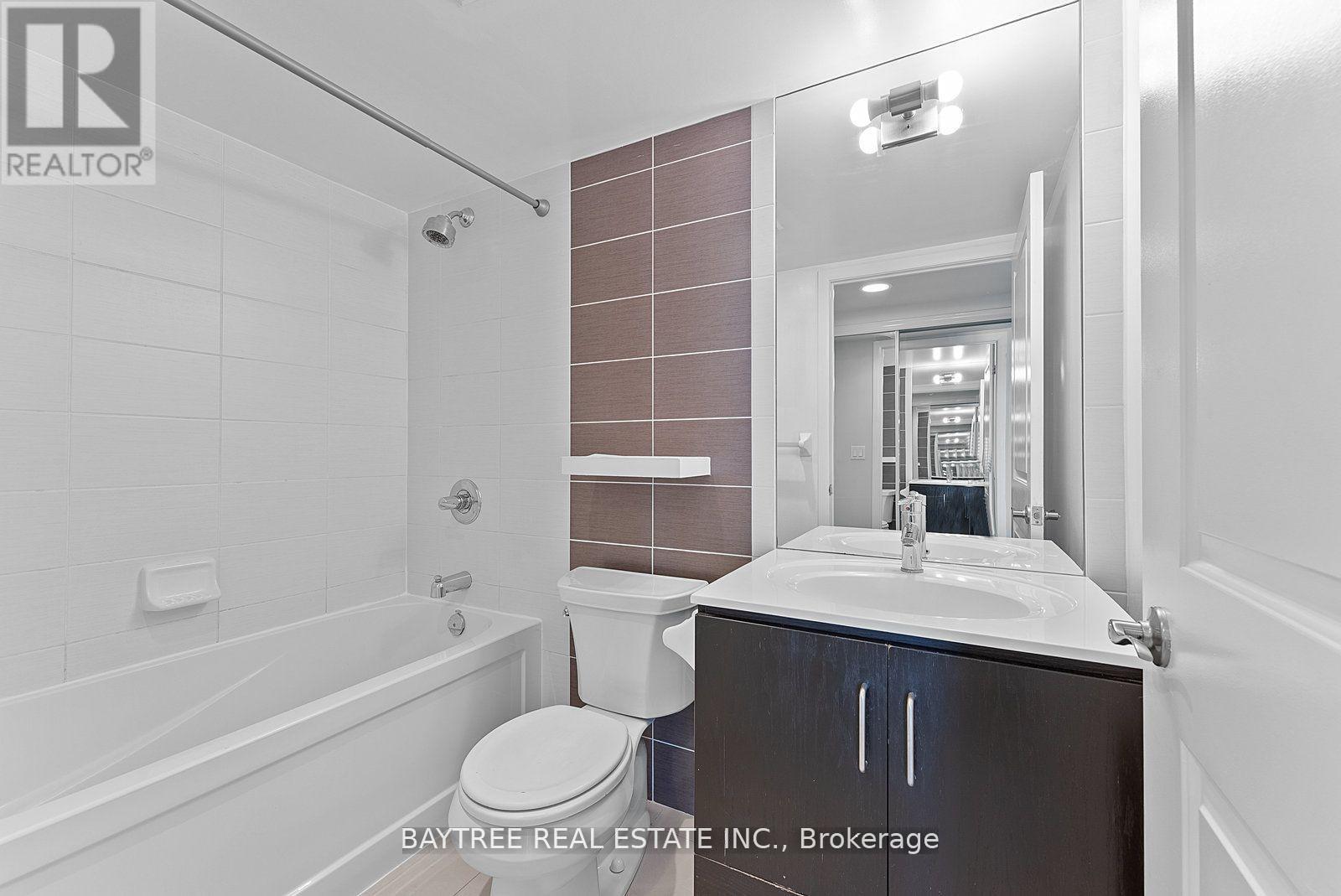 803 - 205 Sherway Gardens Road, Toronto, ON - Indoor Photo Showing Bathroom