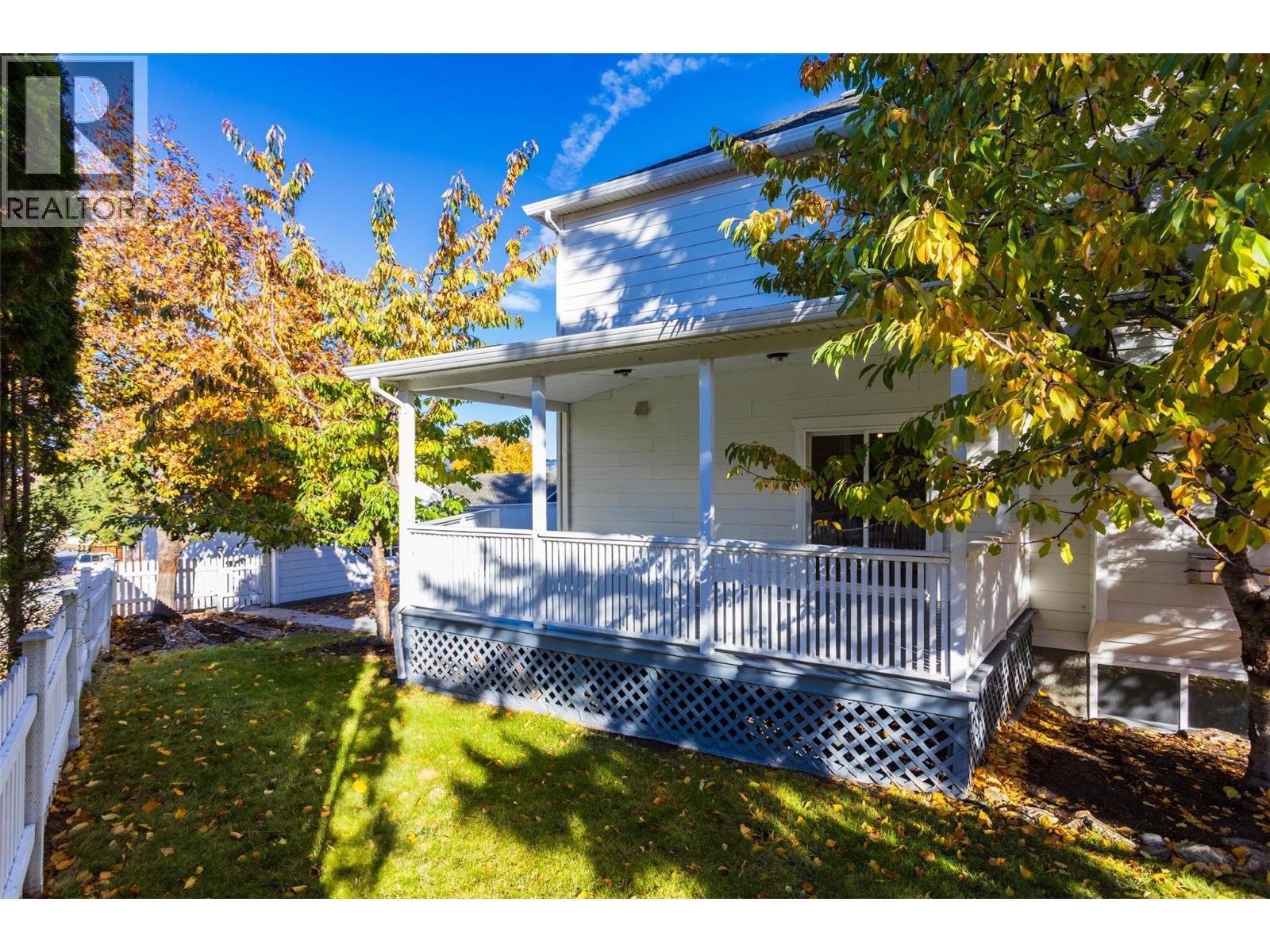 388 Mccarren Avenue, Kelowna, BC - Outdoor With Deck Patio Veranda