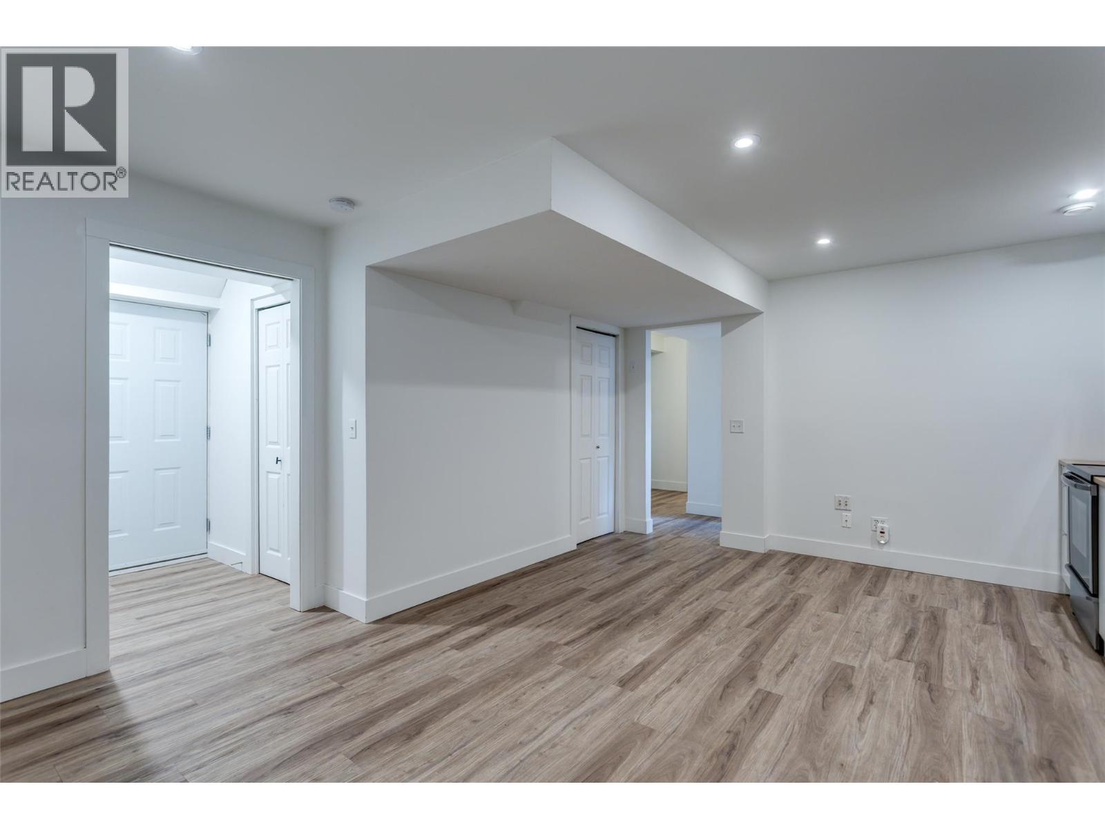 388 Mccarren Avenue, Kelowna, BC - Indoor Photo Showing Other Room