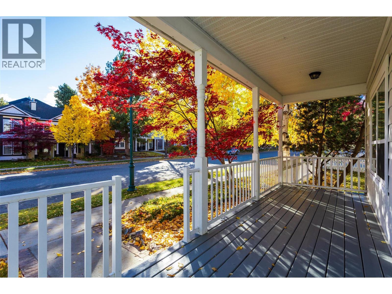 388 Mccarren Avenue, Kelowna, BC - Outdoor With Deck Patio Veranda