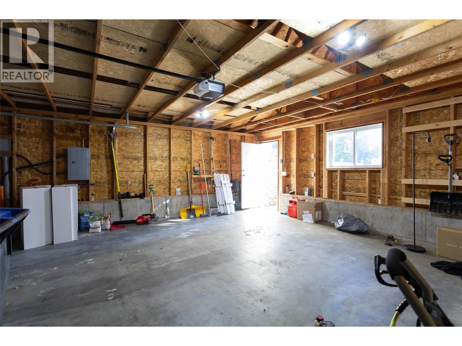 388 Mccarren Avenue, Kelowna, BC - Indoor Photo Showing Basement