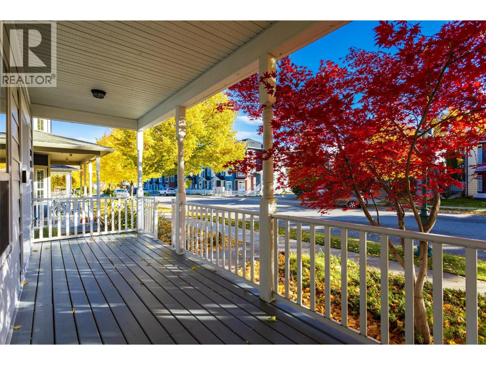 Wrap around deck - 388 Mccarren Avenue, Kelowna, BC - Outdoor With Deck Patio Veranda With Exterior
