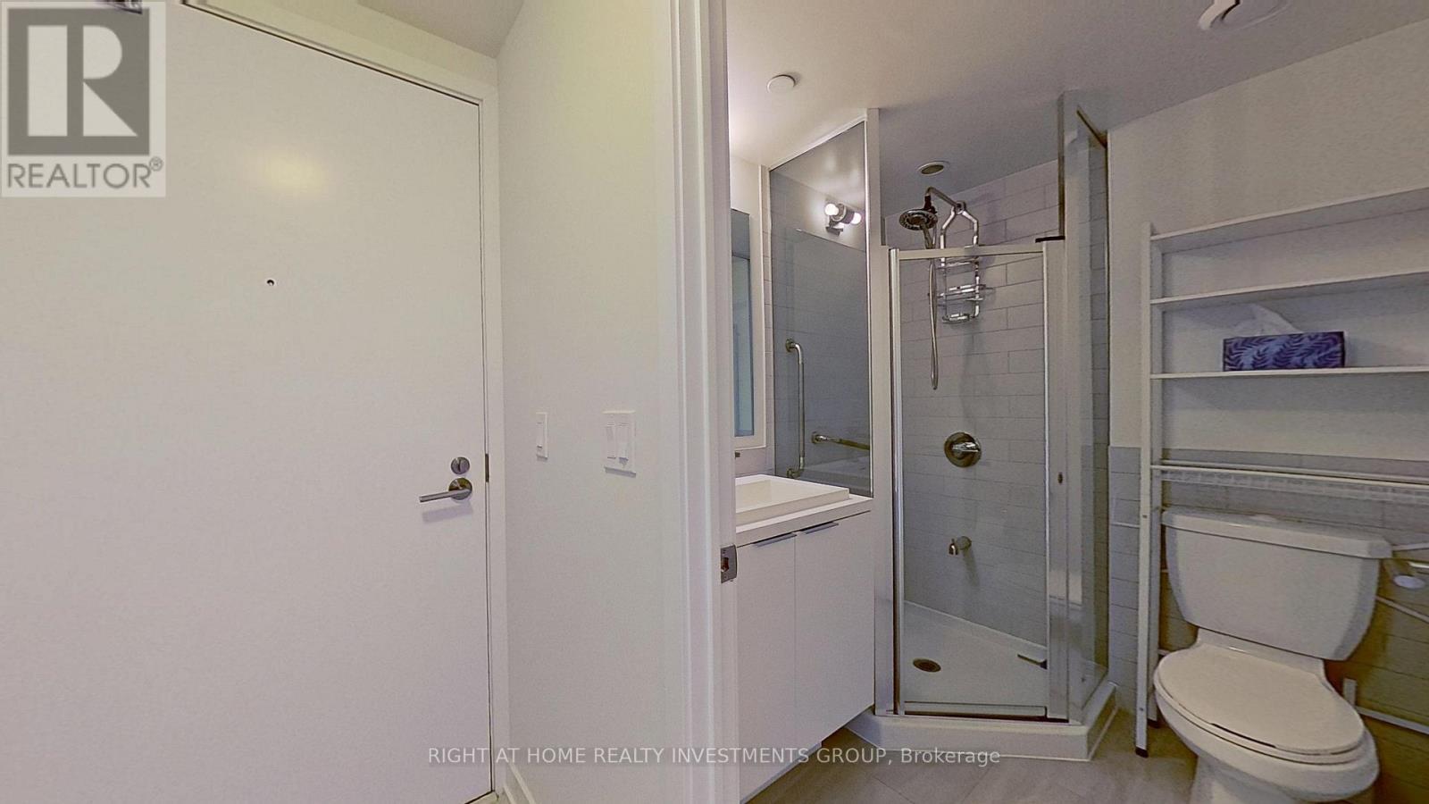 1105 - 6 Sonic Way, Toronto, ON - Indoor Photo Showing Bathroom