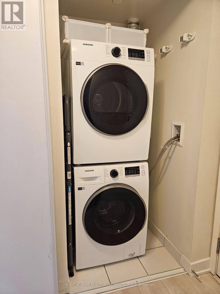 1105 - 6 Sonic Way, Toronto, ON - Indoor Photo Showing Laundry Room