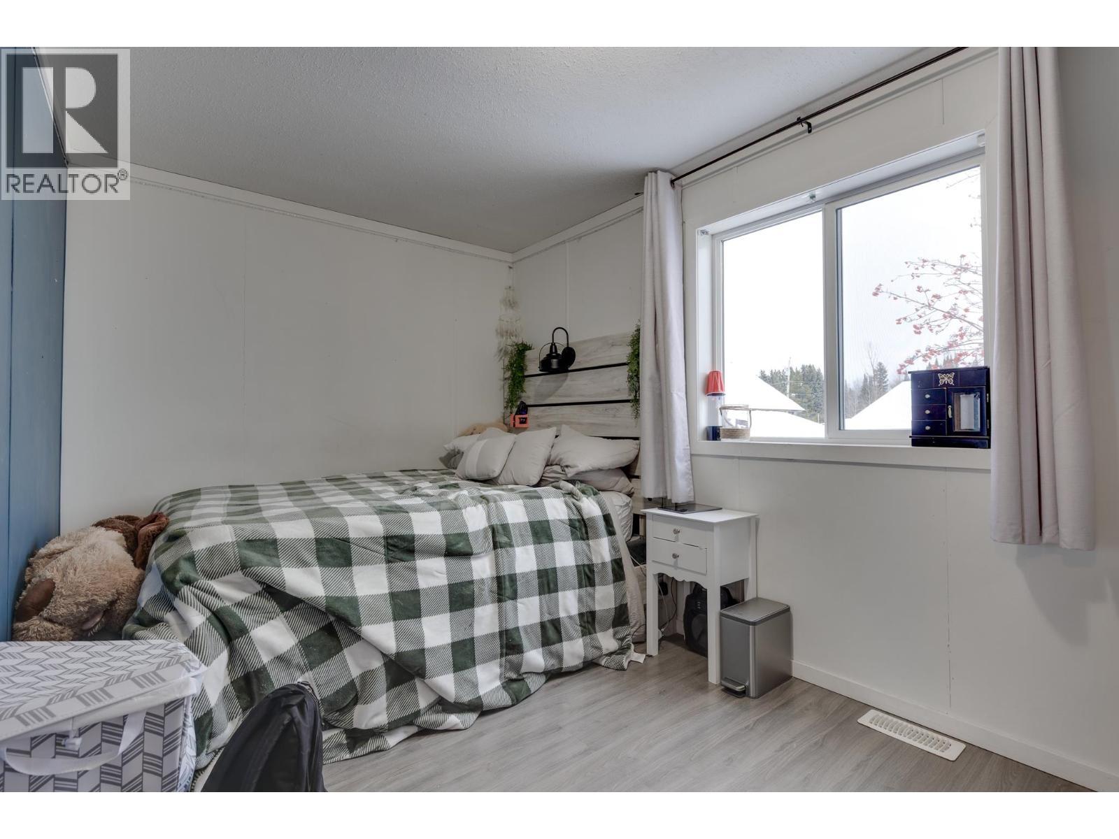 7082 Kennedy Crescent, Prince George, BC - Indoor Photo Showing Bedroom