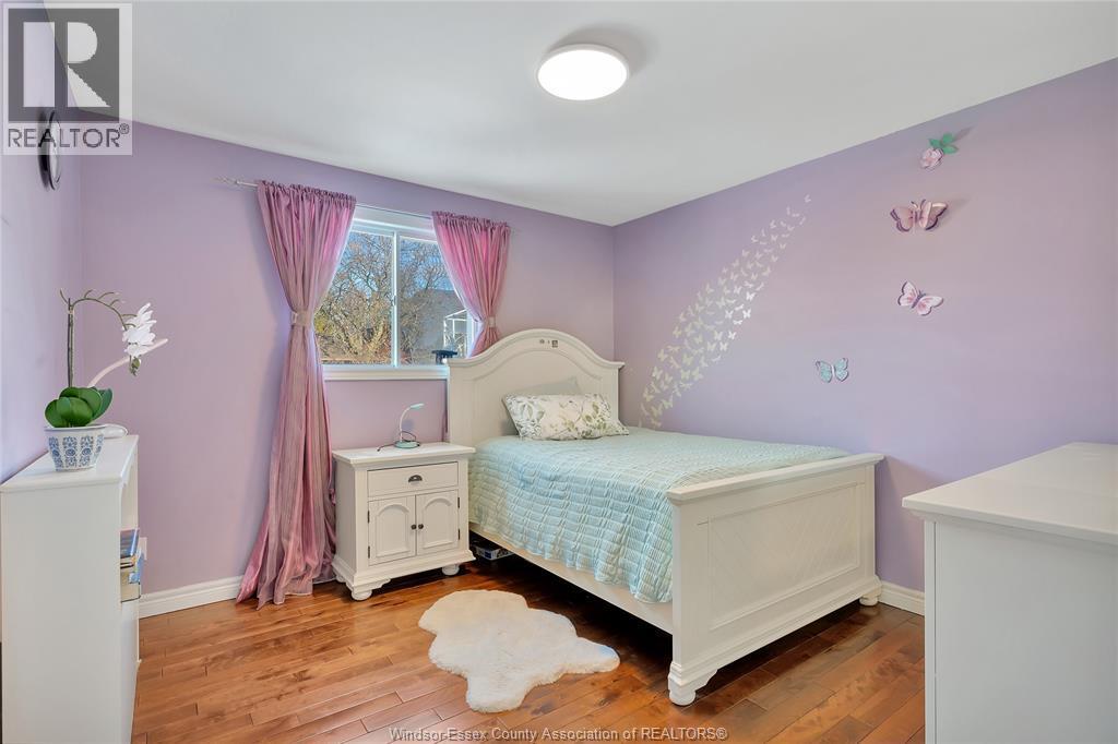4316 Golfcourse Crescent, Windsor, ON - Indoor Photo Showing Bedroom