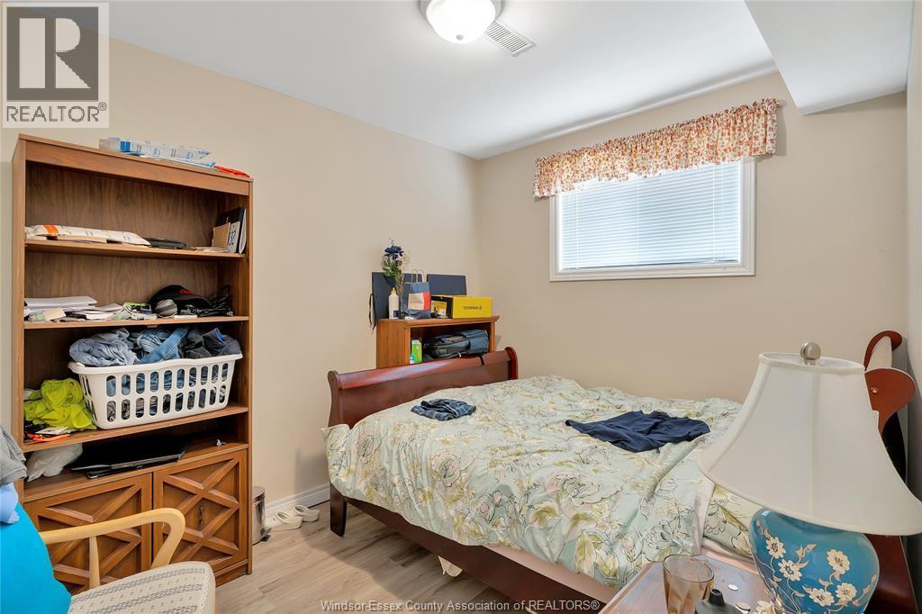 4316 Golfcourse Crescent, Windsor, ON - Indoor Photo Showing Bedroom