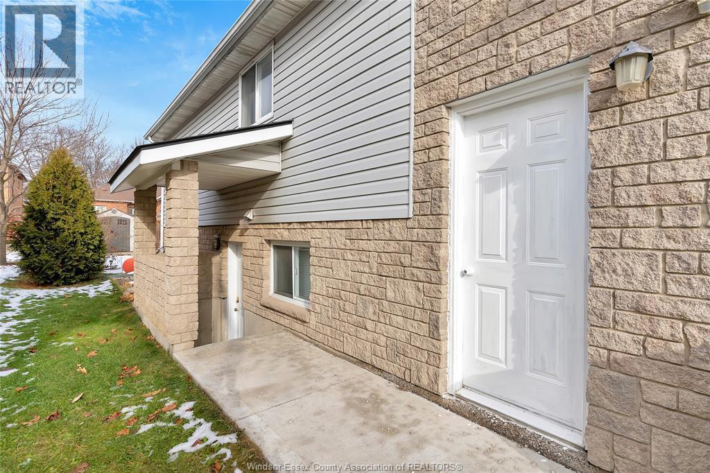 4316 Golfcourse Crescent, Windsor, ON - Outdoor With Exterior