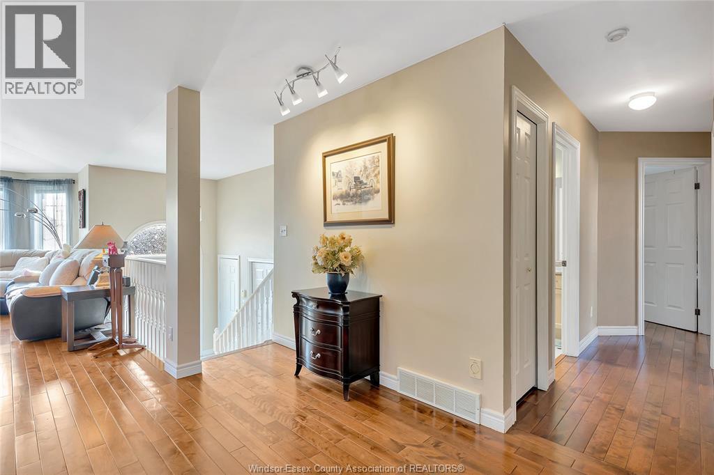 4316 Golfcourse Crescent, Windsor, ON - Indoor Photo Showing Other Room