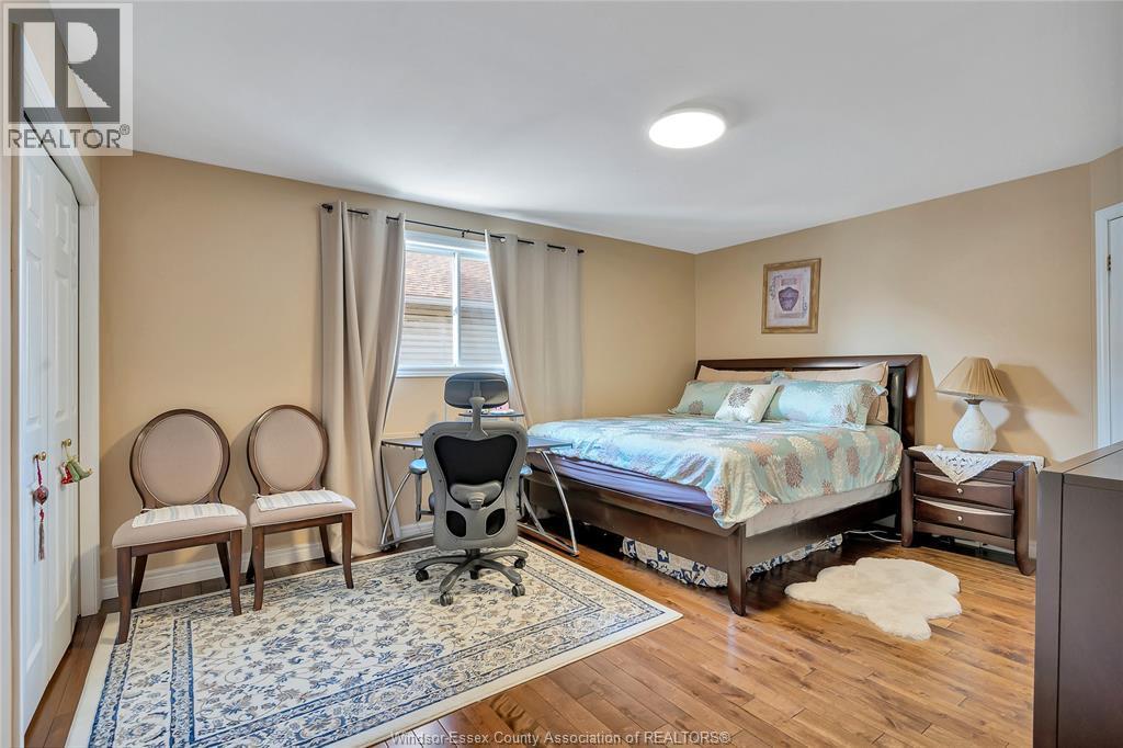 4316 Golfcourse Crescent, Windsor, ON - Indoor Photo Showing Bedroom