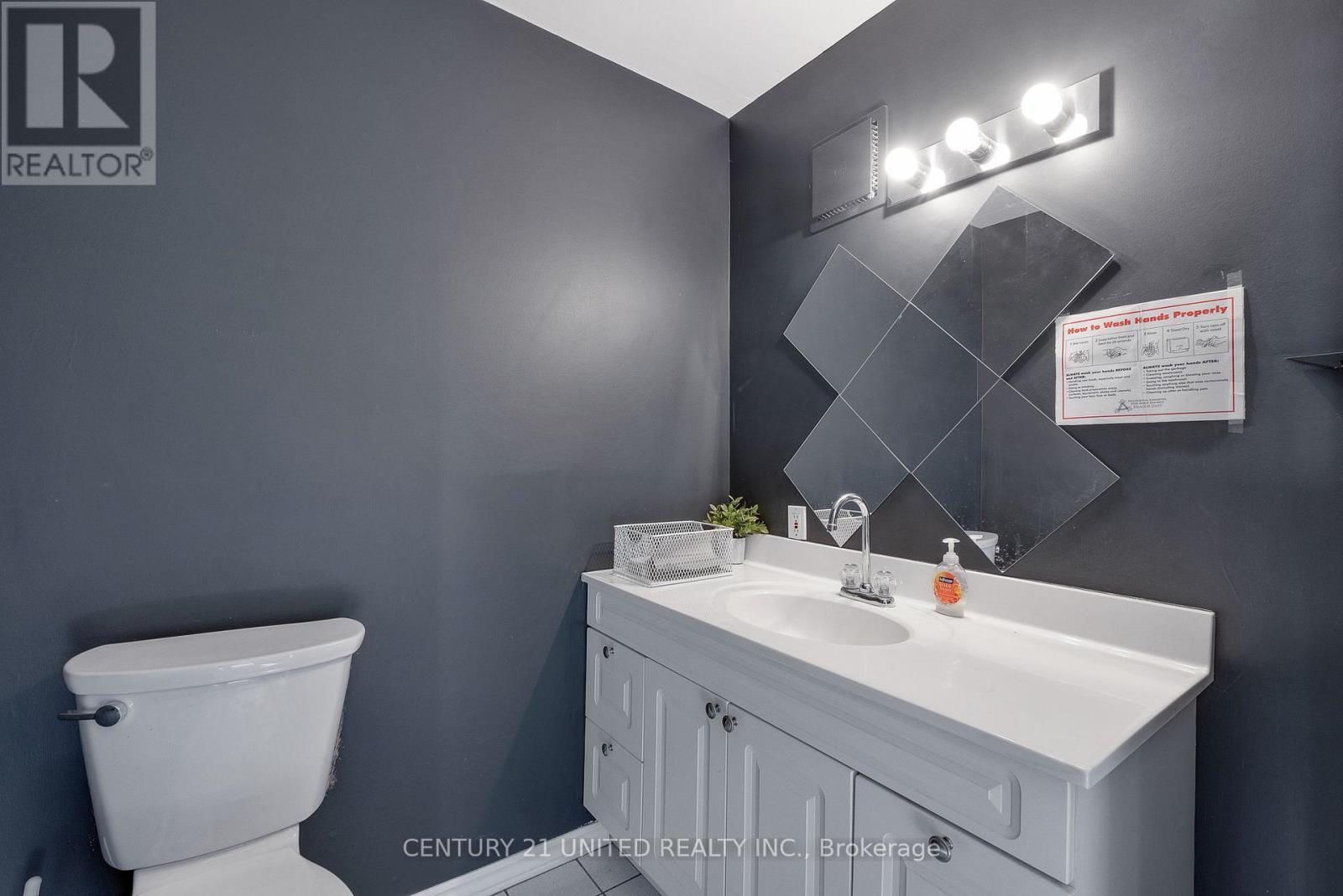 39 King Street W, Cobourg, ON - Indoor Photo Showing Bathroom
