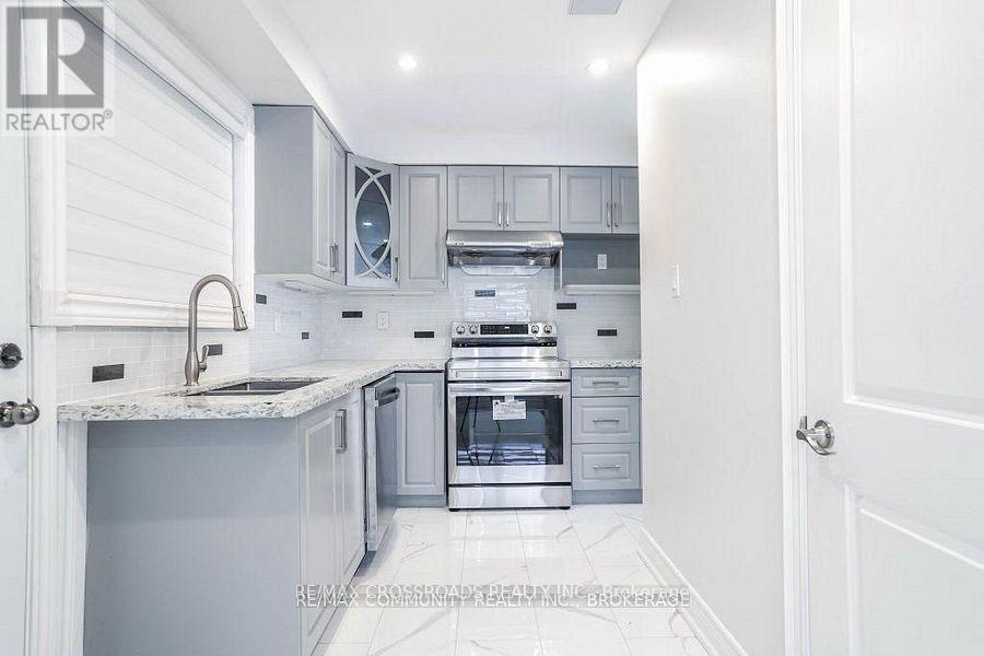 Main - 105 Brimorton Drive, Toronto, ON - Indoor Photo Showing Kitchen