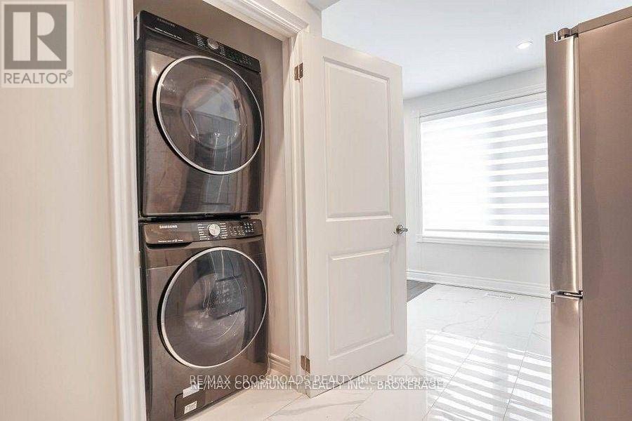 Main - 105 Brimorton Drive, Toronto, ON - Indoor Photo Showing Laundry Room