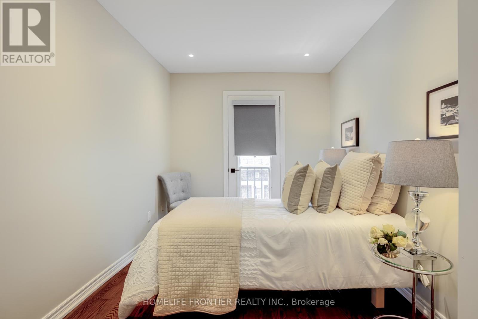 4 - 22 Balmoral Avenue, Toronto, ON - Indoor Photo Showing Bedroom