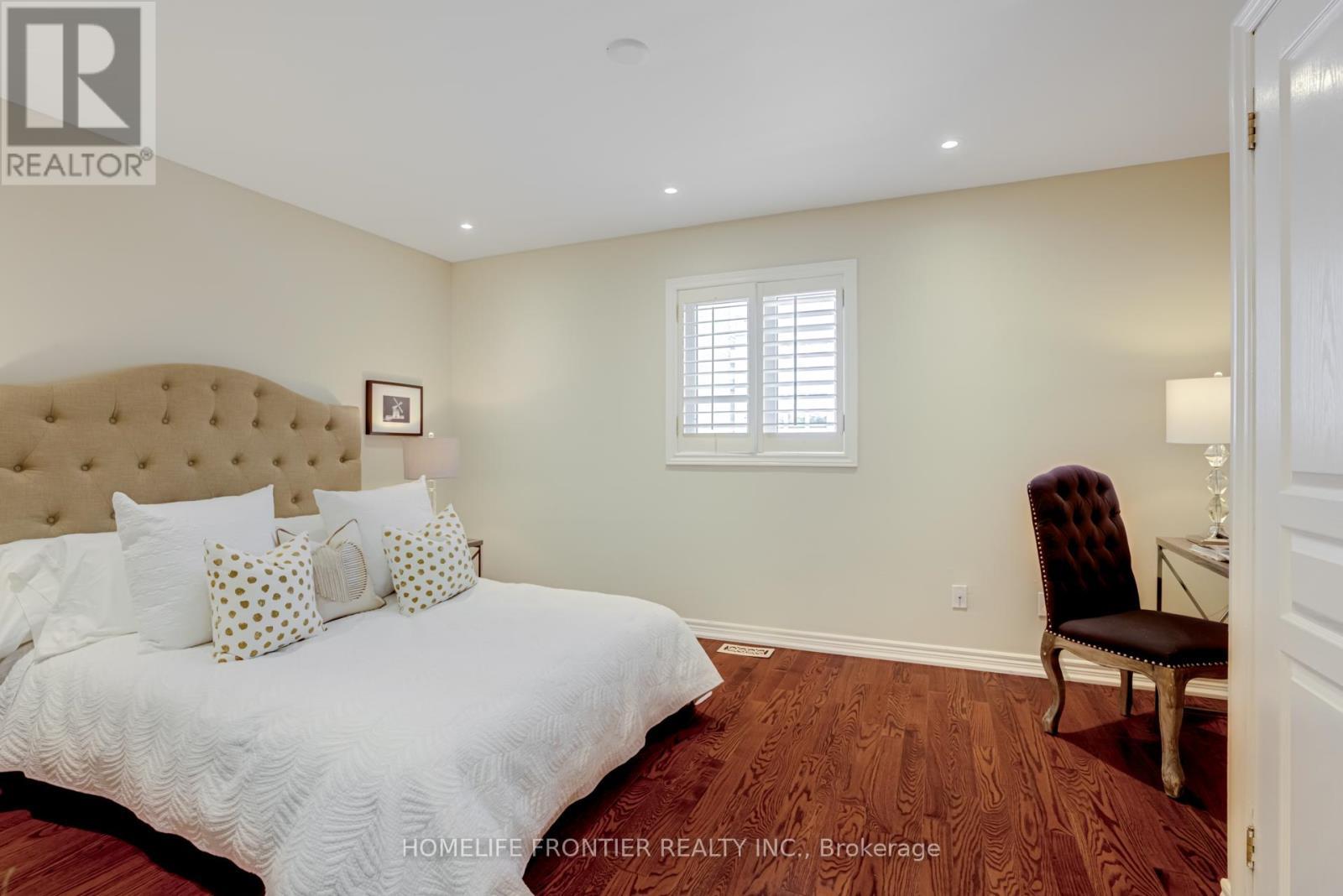 4 - 22 Balmoral Avenue, Toronto, ON - Indoor Photo Showing Bedroom
