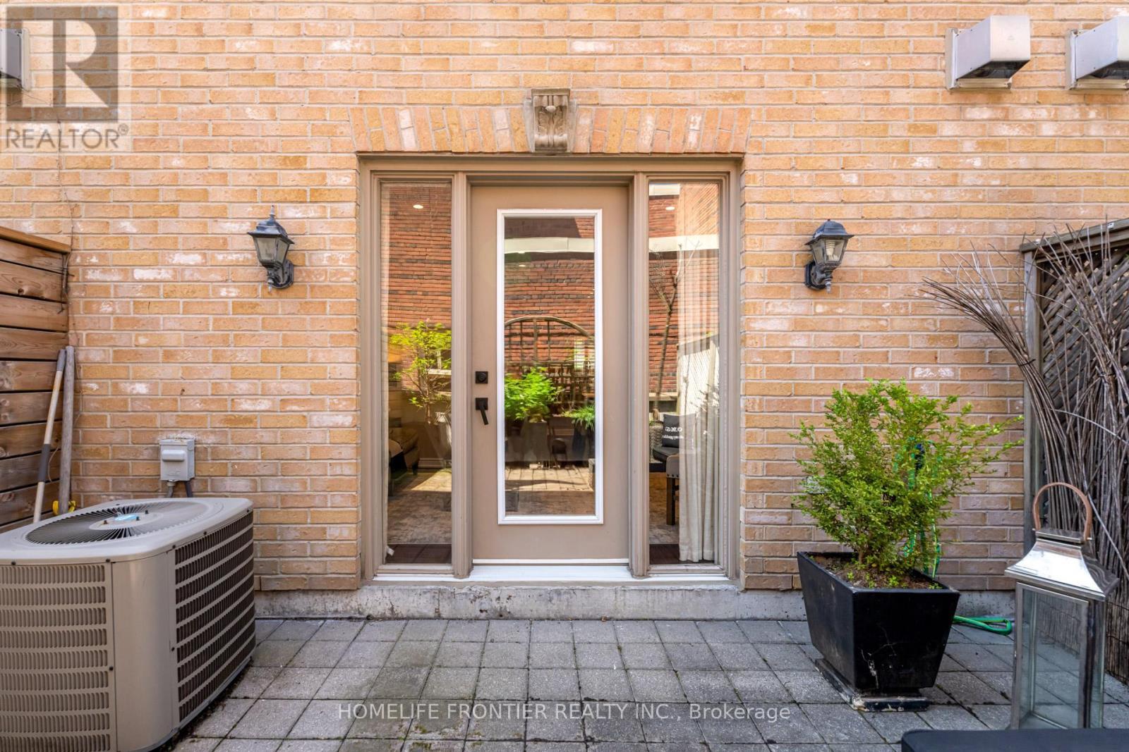 4 - 22 Balmoral Avenue, Toronto, ON - Outdoor With Exterior