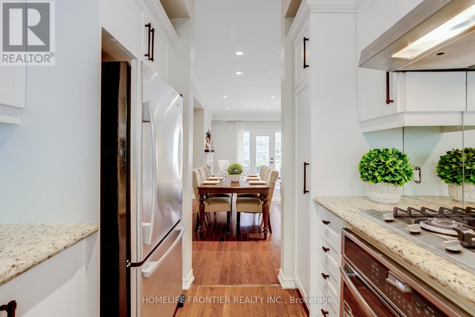 4 - 22 Balmoral Avenue, Toronto, ON - Indoor Photo Showing Kitchen