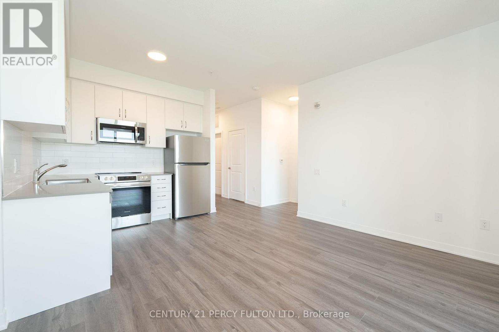 428 - 385 Arctic Red Drive, Oshawa, ON - Indoor Photo Showing Kitchen