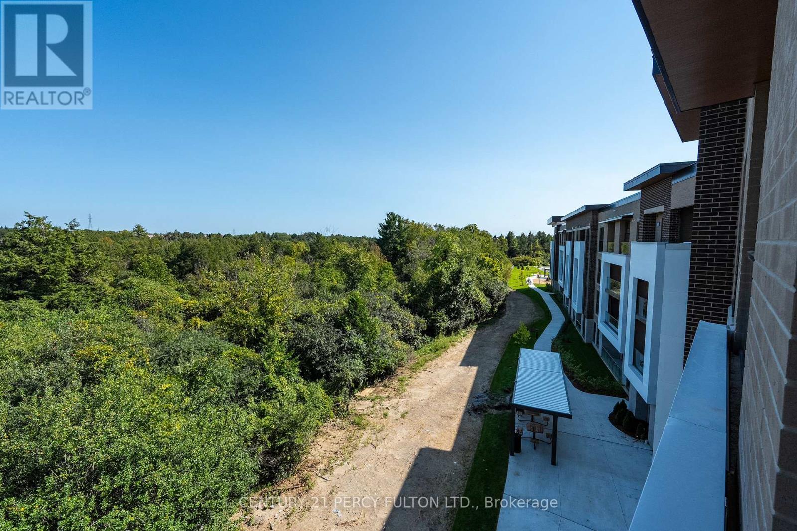 428 - 385 Arctic Red Drive, Oshawa, ON - Outdoor