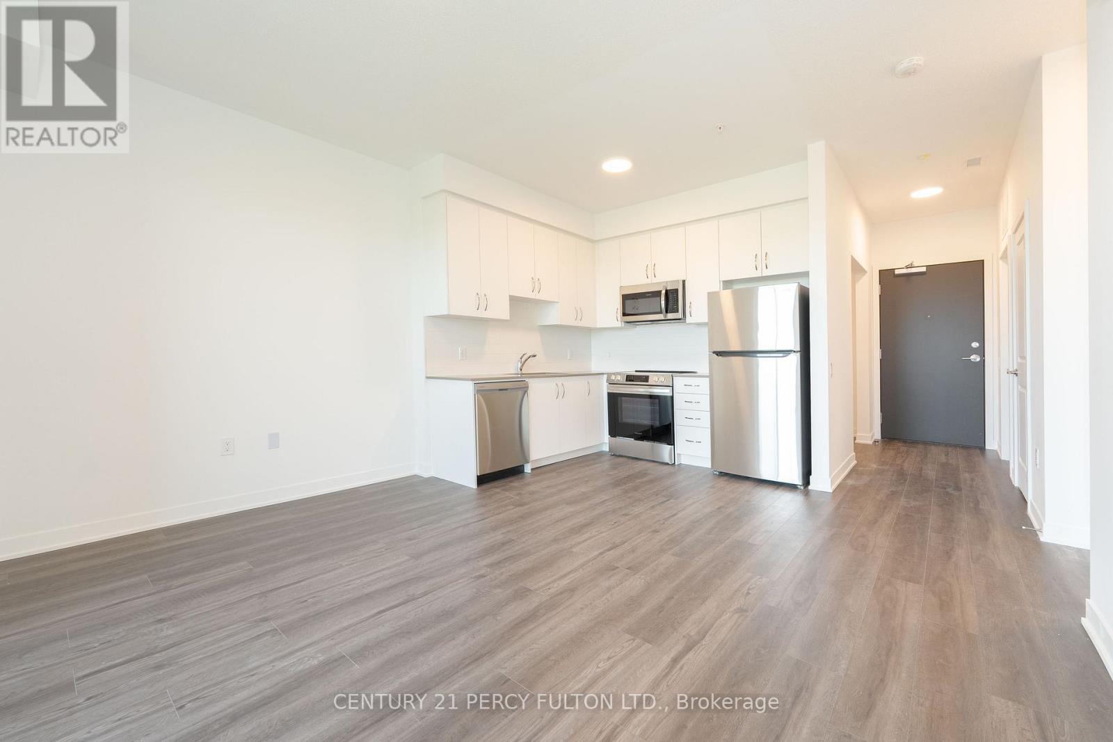 428 - 385 Arctic Red Drive, Oshawa, ON - Indoor Photo Showing Kitchen