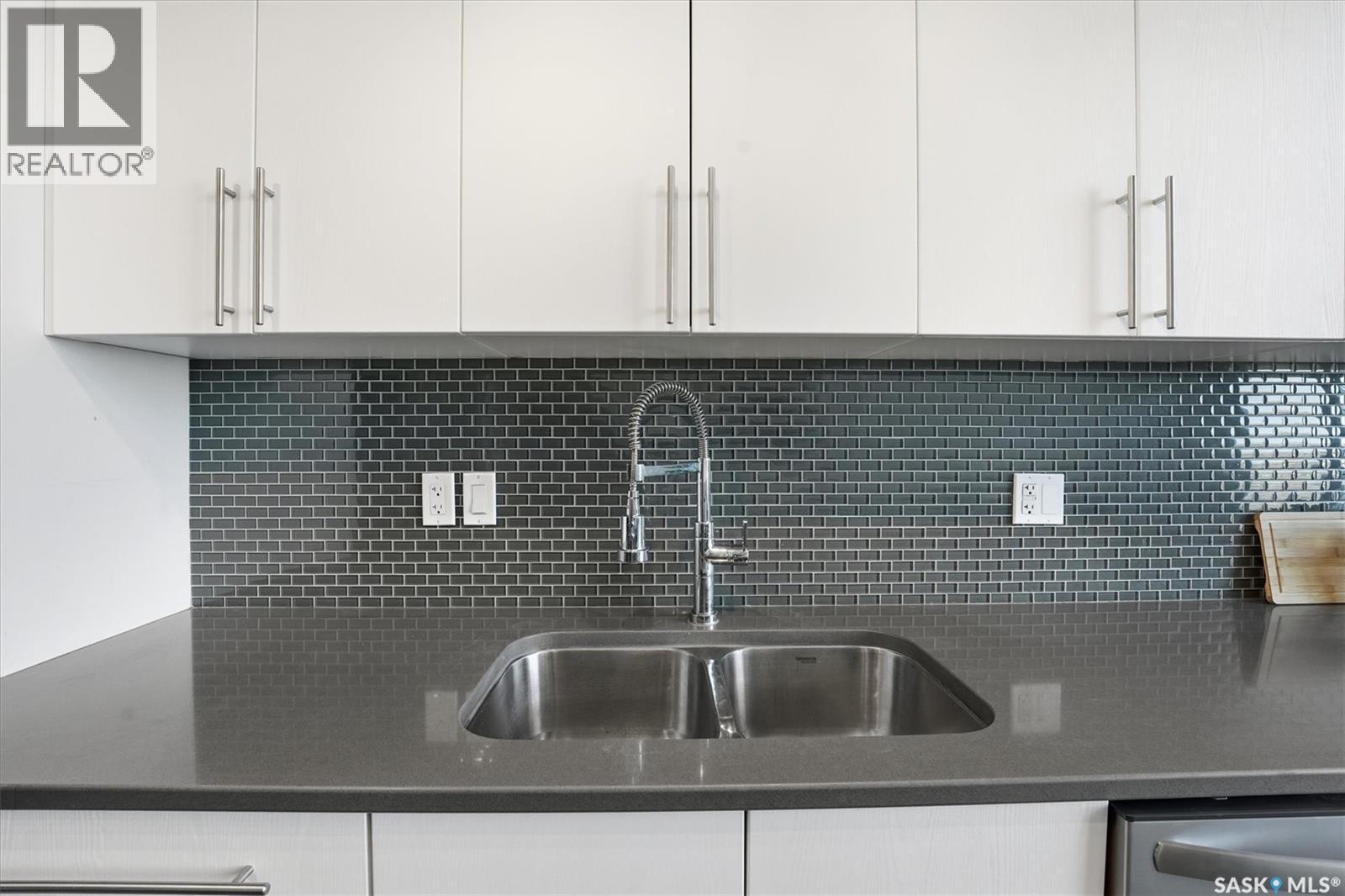 529 120 23Rd Street E, Saskatoon, SK - Indoor Photo Showing Kitchen