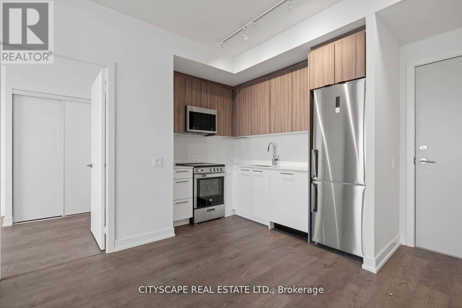 706 - 225 Veterans Drive, Brampton, ON - Indoor Photo Showing Kitchen With Stainless Steel Kitchen