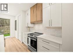 thin rail shaker cabinets -