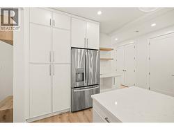 lots of cupboard space -