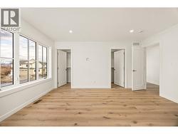 primary bedroom has two walk-in closets -