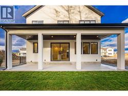 lots of outdoor living -