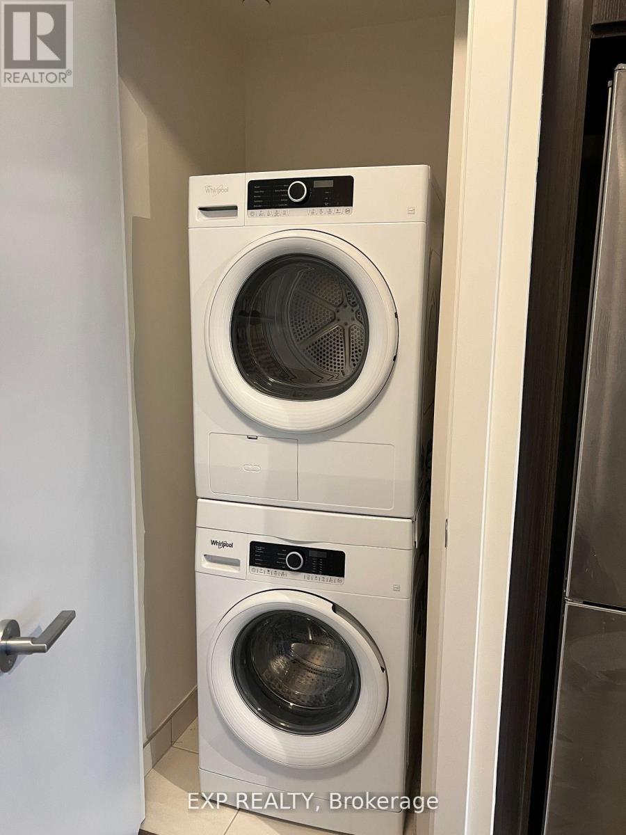 519 - 212 King William Street, Hamilton, ON - Indoor Photo Showing Laundry Room