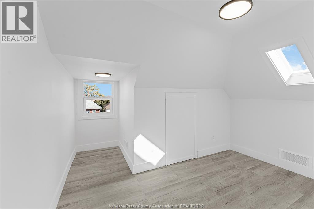 409 Hall Unit# B, Windsor, ON - Indoor Photo Showing Other Room