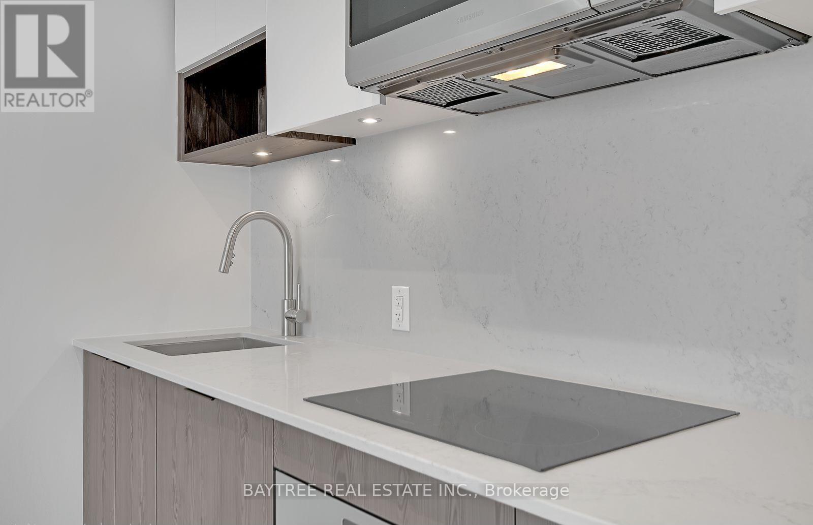 413 - 5 Defries Street, Toronto, ON - Indoor Photo Showing Kitchen