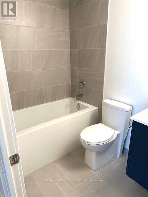 A329 - 9763 Markham Road, Markham, ON - Indoor Photo Showing Bathroom