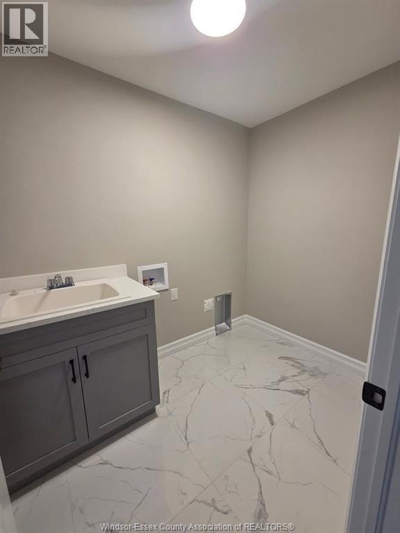 4410 Belmont, Comber, ON - Indoor Photo Showing Bathroom