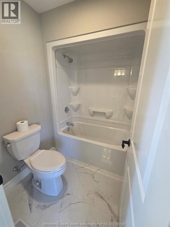 4410 Belmont, Comber, ON - Indoor Photo Showing Bathroom