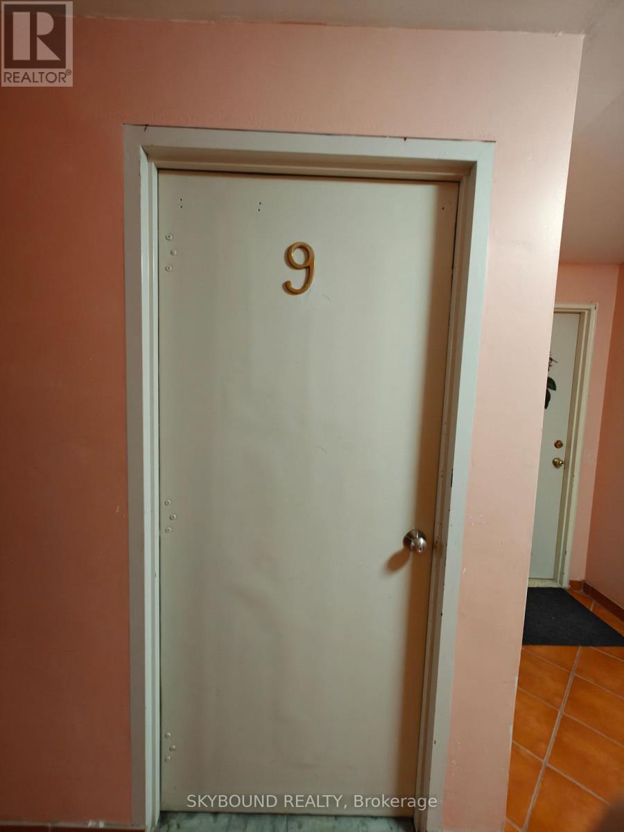 9 - 492 Kerr Street, Oakville, ON